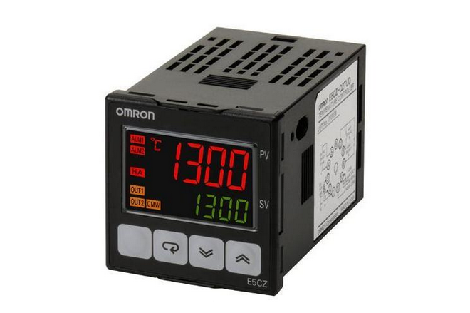 Bộ điều khiển nhiệt độ Omron  E5AC-RX3ASM-800 (Relay)